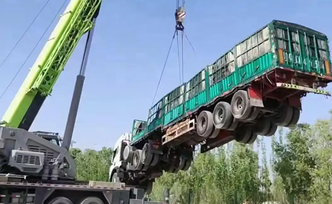 广丰区道路脱困救援案例